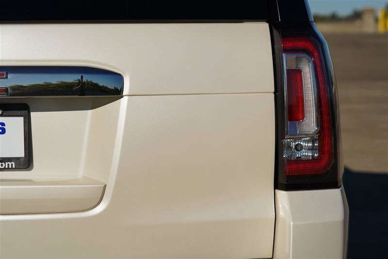 Used 2015 GMC Yukon Denali w/ Premium Package AWD/4WD image 41