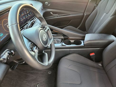 Used 2024 Hyundai Elantra SEL w/ Convenience Package FWD image 12