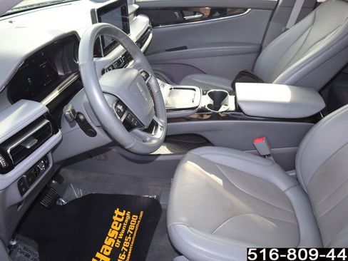 Used 2022 Lincoln Nautilus Reserve image 16