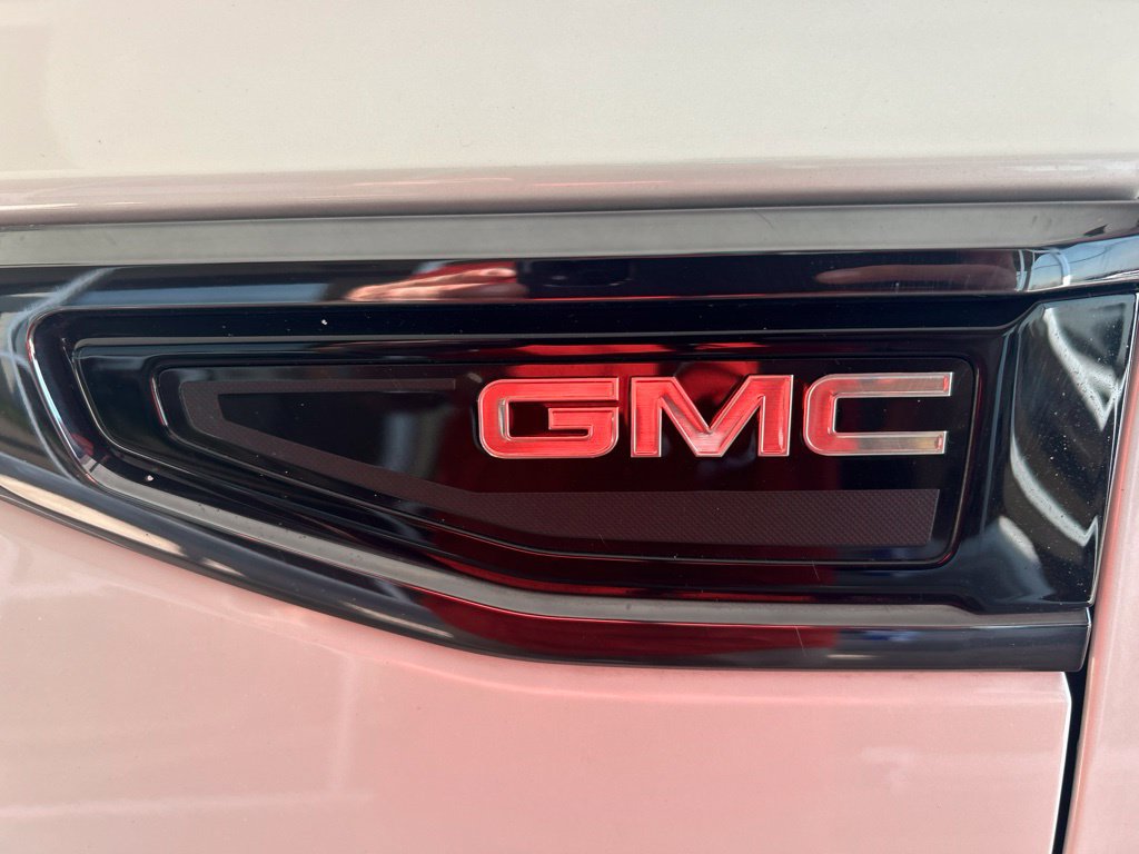 Used 2024 GMC Yukon XL Denali Ultimate AWD/4WD image 34