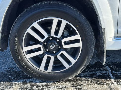 Used 2015 Toyota 4Runner Limited image 9