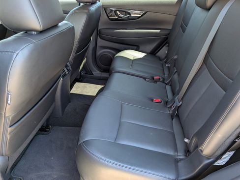 Used 2019 Nissan Rogue SL w/ Premium Package AWD/4WD image 11