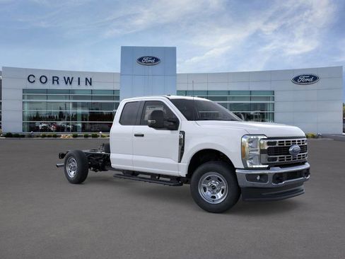 New 2025 Ford F350 XL w/ XL Chrome Package AWD/4WD image 1