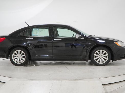 Used 2013 Chrysler 200 Limited image 11