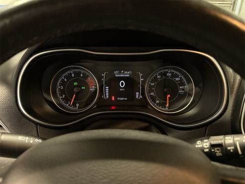 Used 2019 Jeep Cherokee Latitude w/ Cold Weather Group image 32