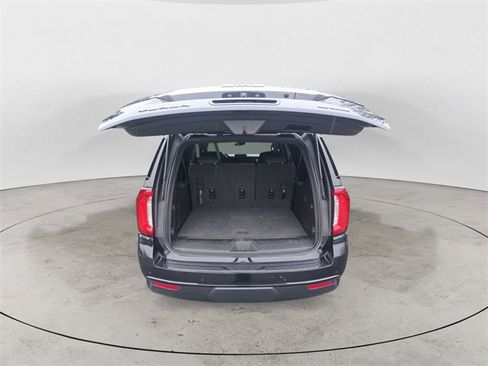 Used 2024 GMC Yukon XL SLE image 16
