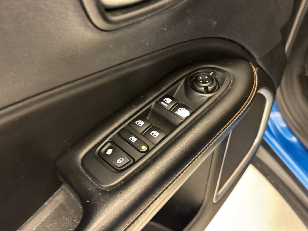 Used 2017 Jeep Compass Latitude w/ Popular Equipment Group AWD/4WD image 20