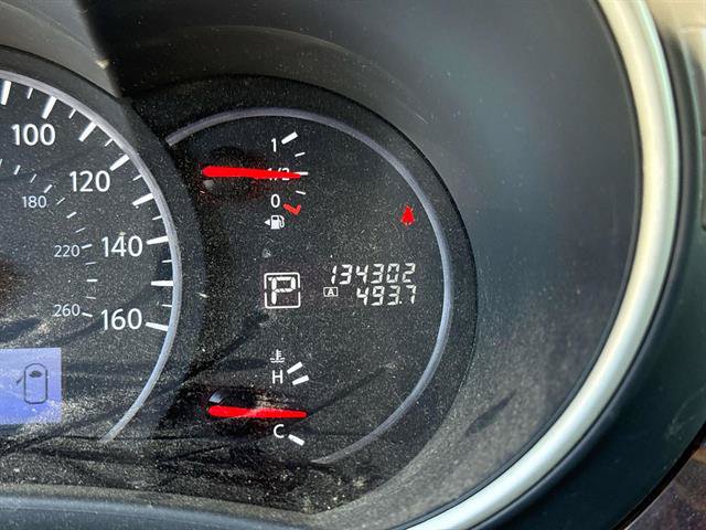 Used 2015 Nissan Quest SV FWD image 23