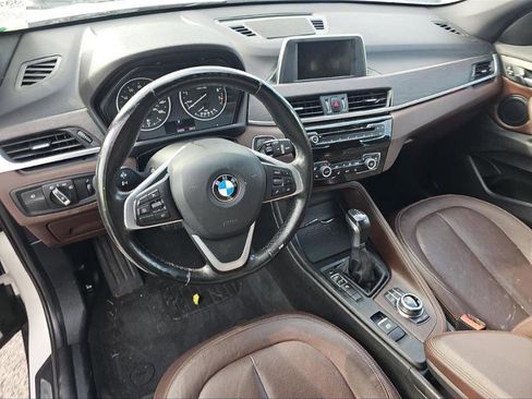 Used 2017 BMW X1 sDrive28i FWD image 4