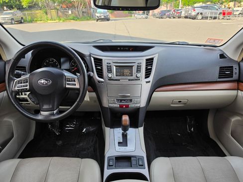 Used 2014 Subaru Outback 2.5i Limited w/ Moonroof Package AWD/4WD image 16