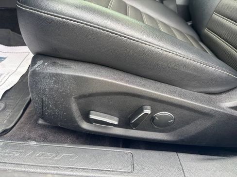 Used 2017 Ford Fusion SE w/ Equipment Group 201A FWD image 10