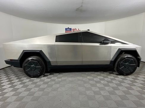 Used 2024 Tesla Cybertruck AWD Crew Cab image 2