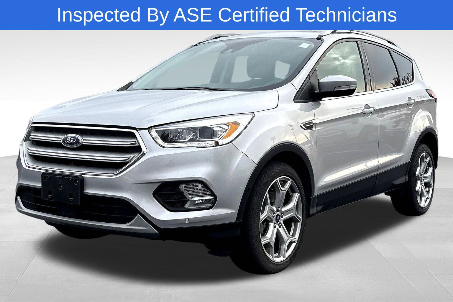 Used 2019 Ford Escape Titanium AWD/4WD image 2