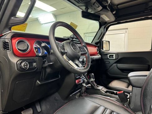 Used 2023 Jeep Gladiator Rubicon w/ Cold Weather Group AWD/4WD image 13