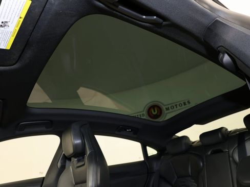 Used 2022 Audi e-tron GT Prestige image 13