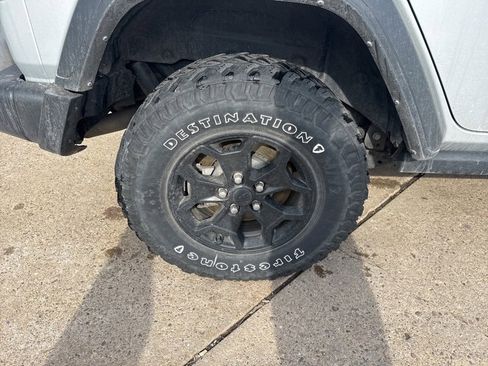 Used 2023 Jeep Wrangler Unlimited w/ Cold Weather Group image 7