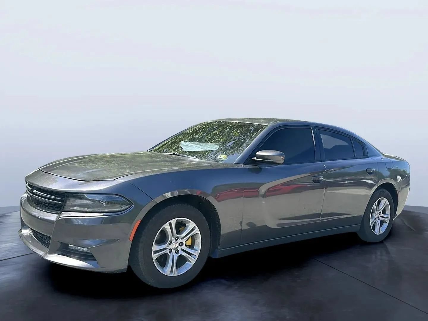 Used 2019 Dodge Charger SXT RWD image 1