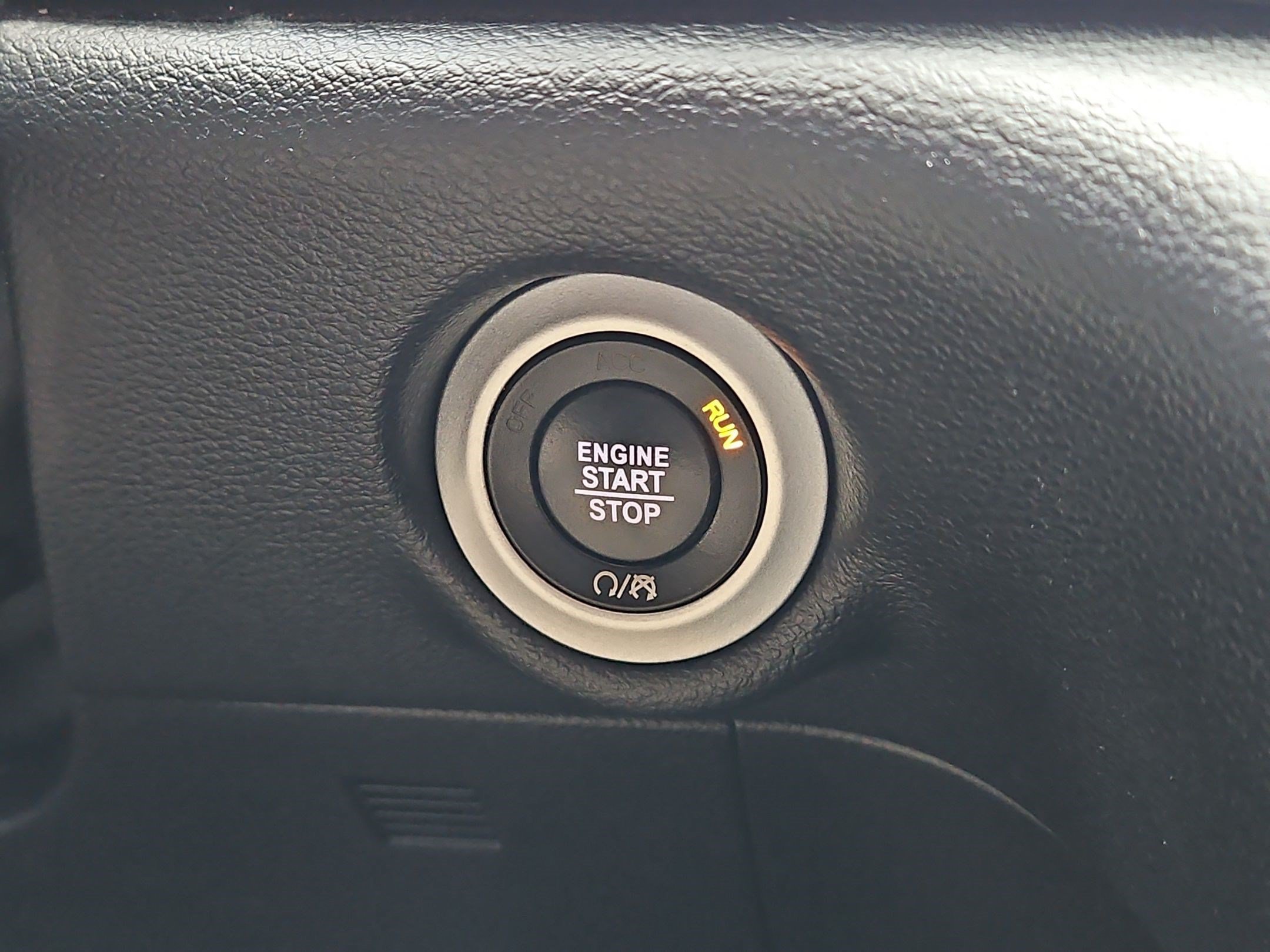 Used 2020 Chrysler Pacifica Touring-L FWD image 17