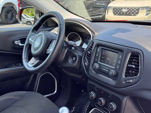 Used 2018 Jeep Compass Sport AWD/4WD image 5
