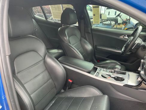 Used 2021 Kia Stinger GT2 image 28
