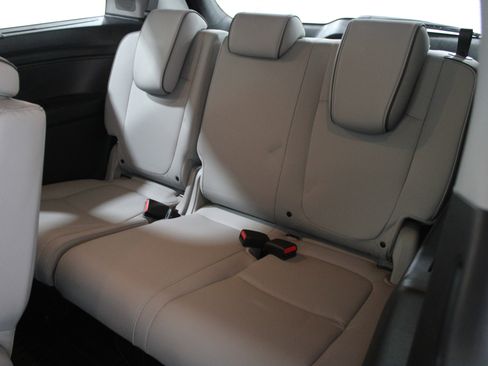 Used 2024 Honda Odyssey Elite image 21