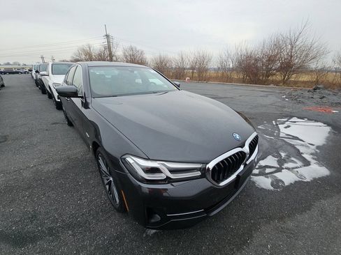 Used 2023 BMW 530e xDrive 530e iPerformance w/ Convenience Package image 1