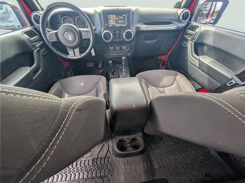 Used 2014 Jeep Wrangler Unlimited Sahara w/ Dual Top Group AWD/4WD image 26