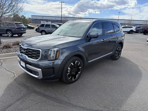 Used 2023 Kia Telluride SX image 3