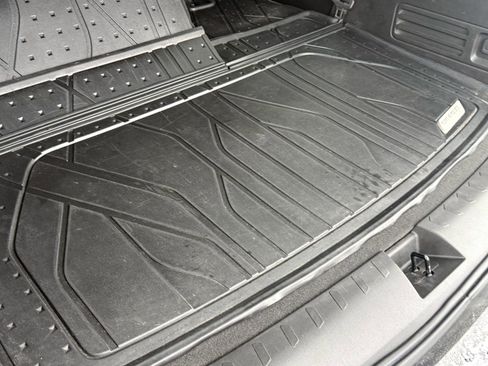 Used 2023 Chevrolet Traverse Premier w/ Redline Edition image 13