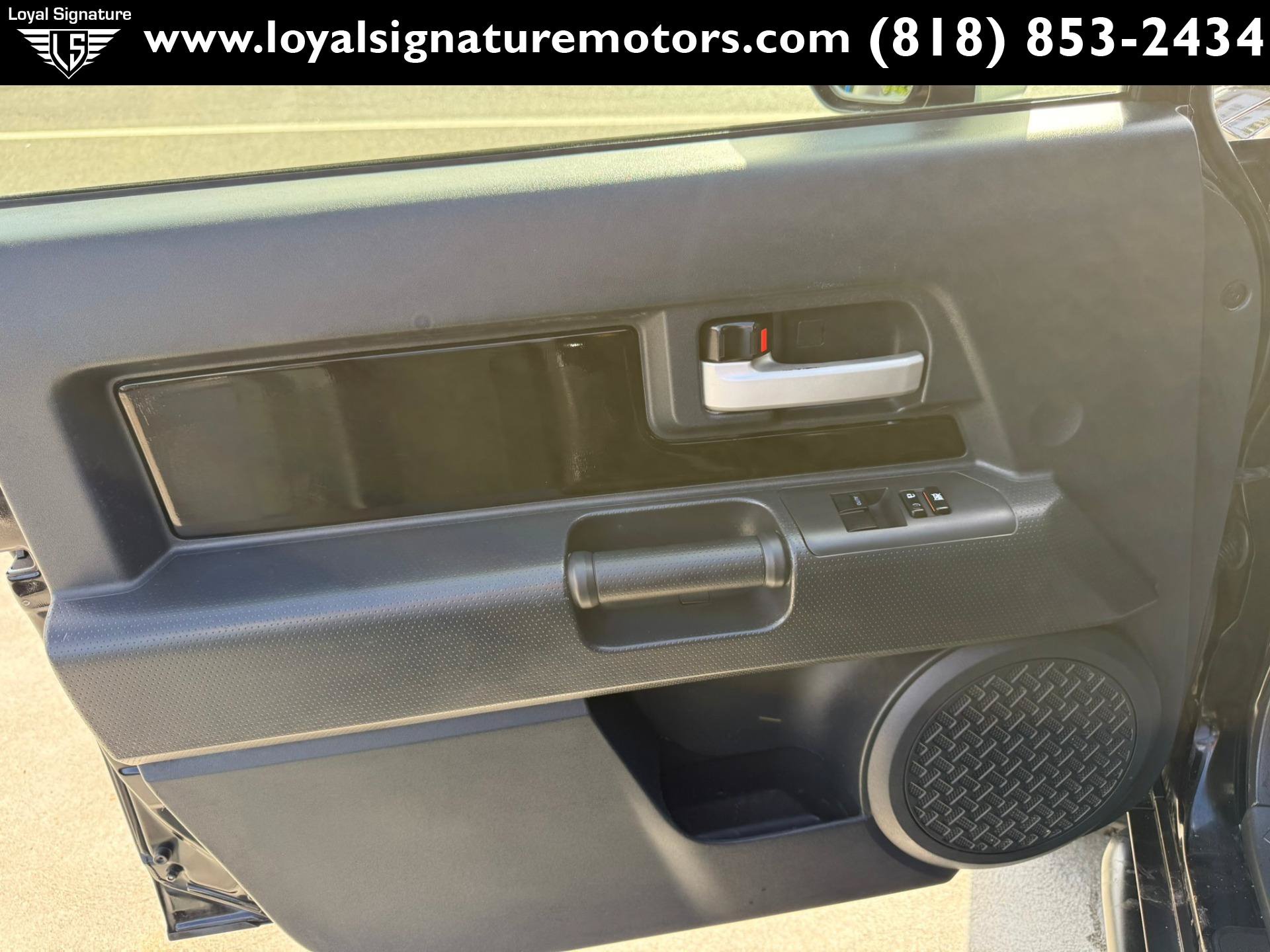 Used 2014 Toyota FJ Cruiser 4WD w/ Upgrade Package image 18