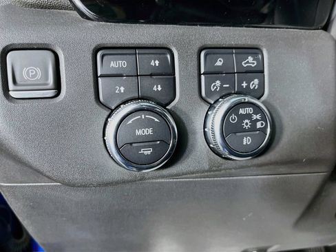 Used 2022 GMC Sierra 1500 Elevation w/ Elevation Premium Package AWD/4WD image 13