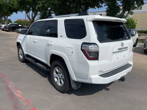 Used 2021 Toyota 4Runner SR5 Premium w/ Moonroof Package image 2