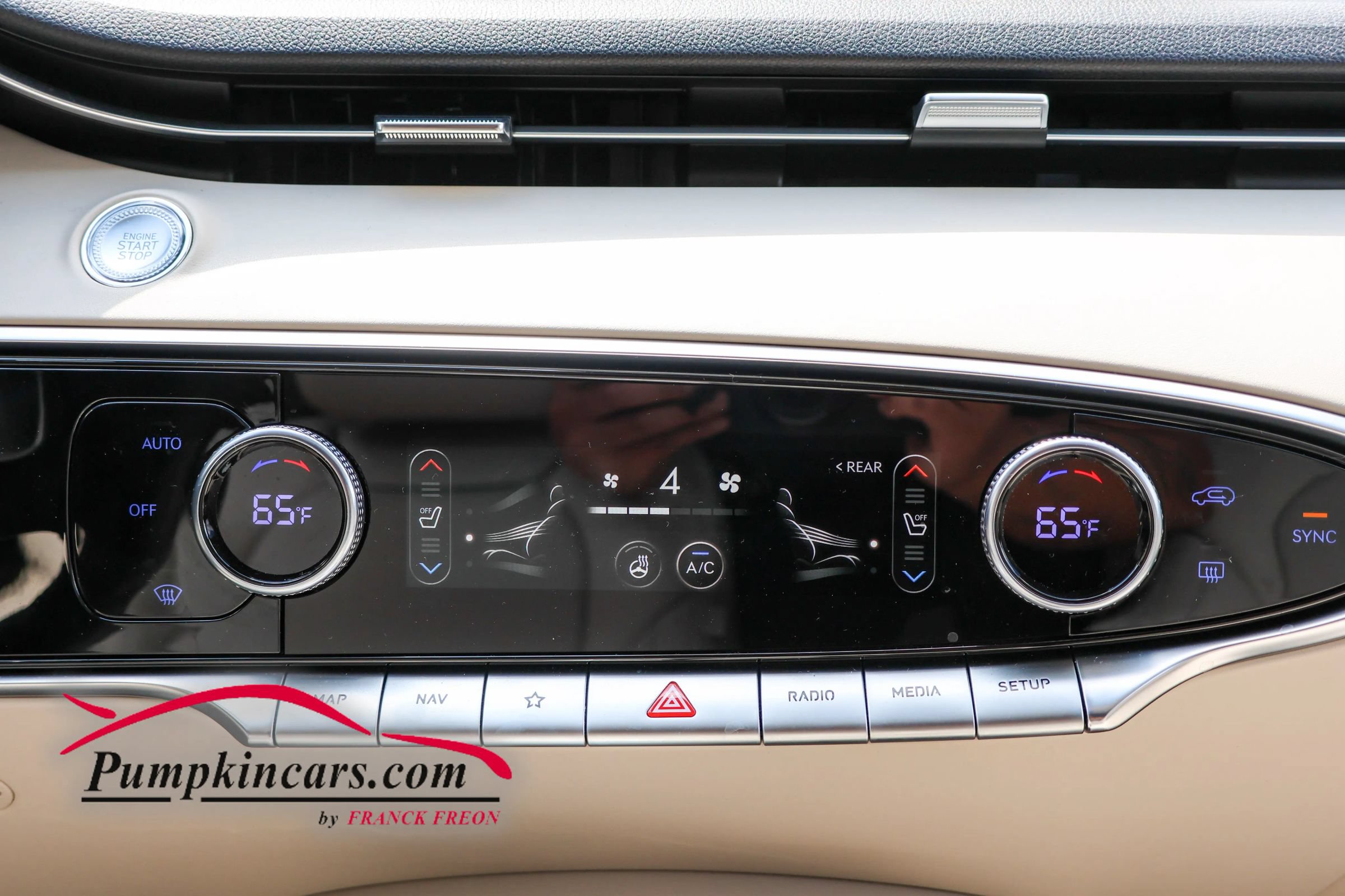 Used 2023 Genesis GV70 2.5T w/ Select Package AWD/4WD image 35