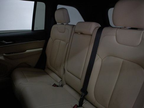 Used 2023 Jeep Grand Cherokee Limited image 23