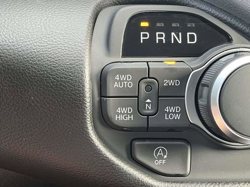 New 2026 RAM 1500 4x4 Crew Cab image 30