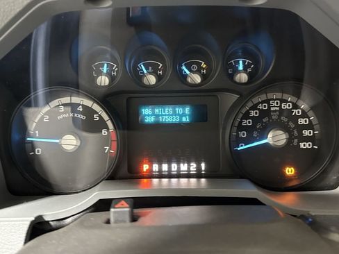 Used 2015 Ford F250 XL w/ FX4 Off-Road Package image 12