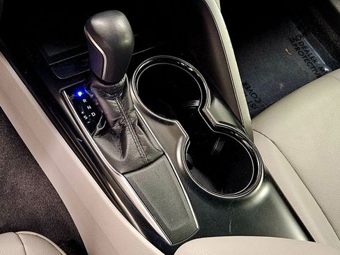 Used 2018 Toyota Camry SE image 23