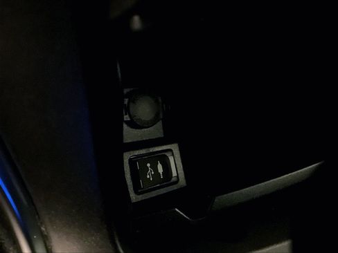 Used 2016 Toyota Camry LE image 31