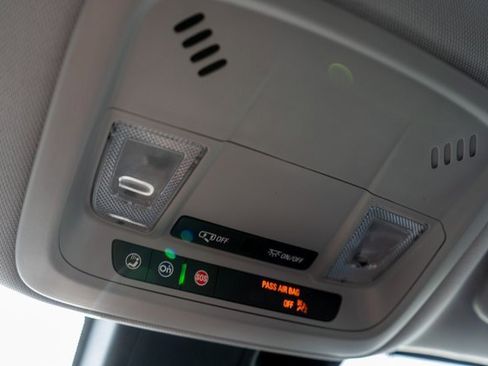 Used 2025 Chevrolet Malibu LT w/ Sport Edition image 31