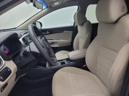 Used 2017 Kia Sorento AWD image 17