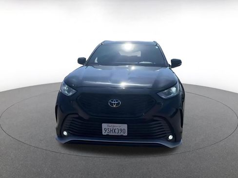 Used 2025 Toyota Highlander XSE image 4