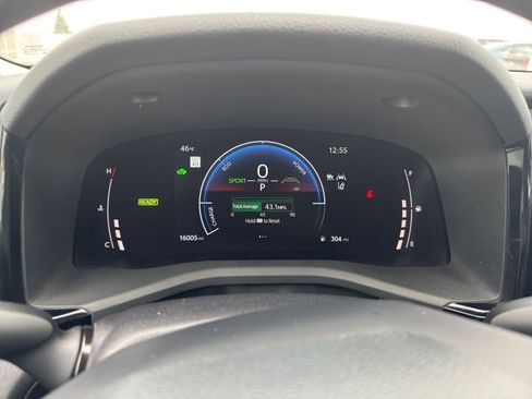 Used 2025 Toyota Camry LE image 38