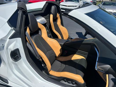 Used 2025 Chevrolet Corvette Z06 RWD image 15