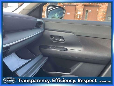 Certified 2025 Nissan Kicks S image 32