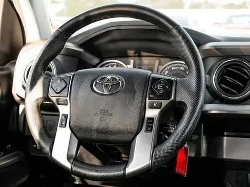 Used 2020 Toyota Tacoma SR5 image 28