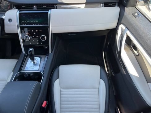 Used 2020 Land Rover Discovery Sport SE R-Dynamic AWD/4WD image 15