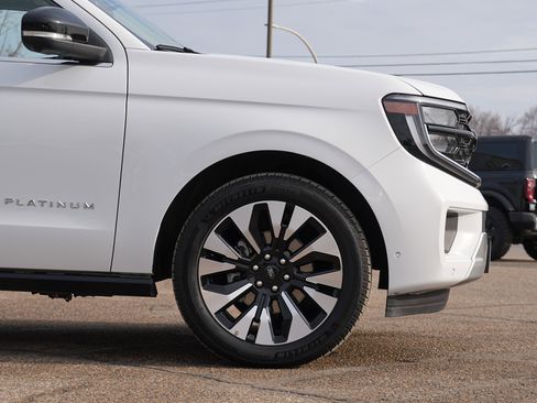 Used 2025 Ford Expedition Max Platinum w/ Driver's Package image 13