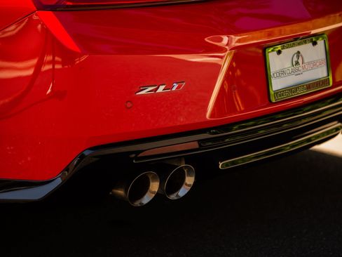 Used 2017 Chevrolet Camaro ZL1 RWD image 17