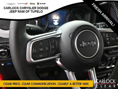 Used 2025 Jeep Wrangler Sahara w/ Safety Group image 17