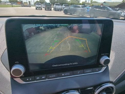 Used 2025 Nissan Sentra SV FWD image 18